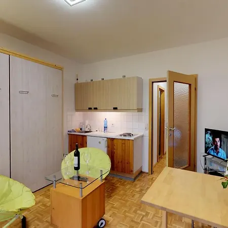 Vintage Garconiere Mit Balkon - 25 M2 Apartment